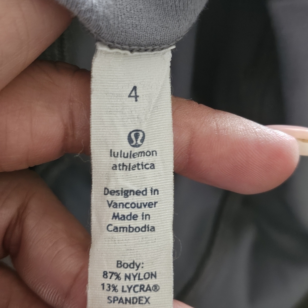 Lululemon athletica Gray Activewear Womens Crooped Yoga Workout Pant Size 4. - Picture 6 of 6